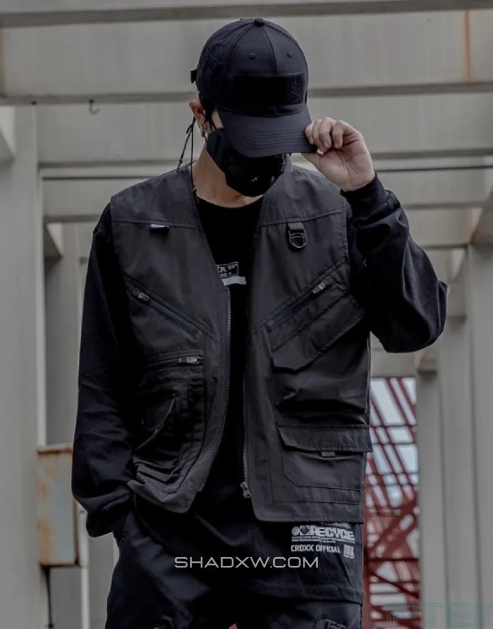 Multiple pocket vest